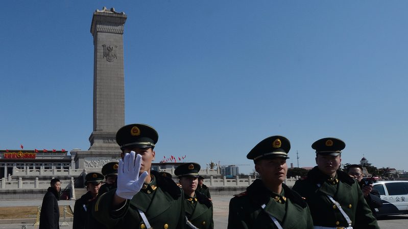 兩派即將攤牌?七軍頭突然齊效忠