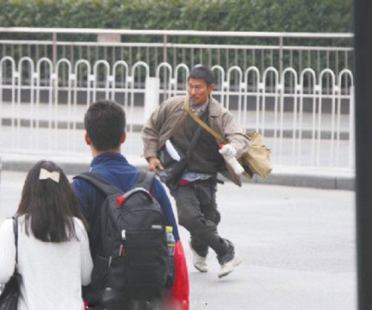 扮落魄民工 劉德華遭保安驅逐