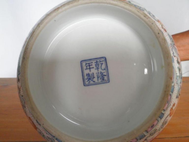 乾隆花瓶引發前婆媳官司 英婦女傾家蕩產