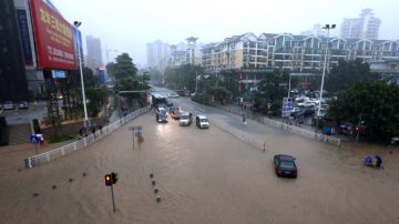 中国南方暴雨 多个城市内涝