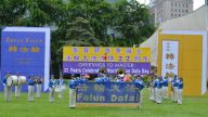 新加坡法轮功学员欢庆“世界法轮大法日”