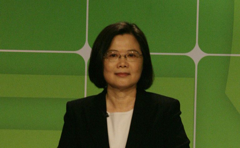 蔡英文向對岸喊話：應朝民主化方向轉變