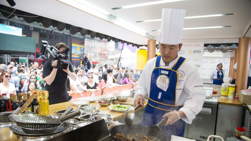 “全世界中国菜厨技大赛”决赛精彩瞬间