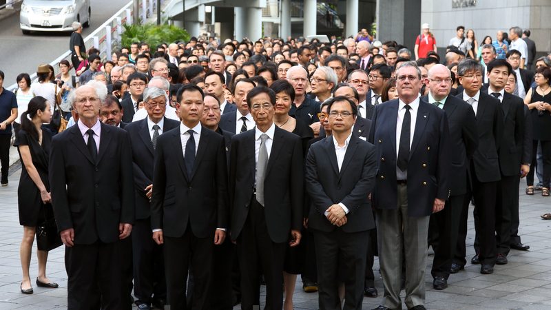 港法律界千馀人 黑衣游行拒白皮书