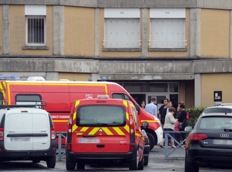 家長教室刺殺女老師震驚全法國