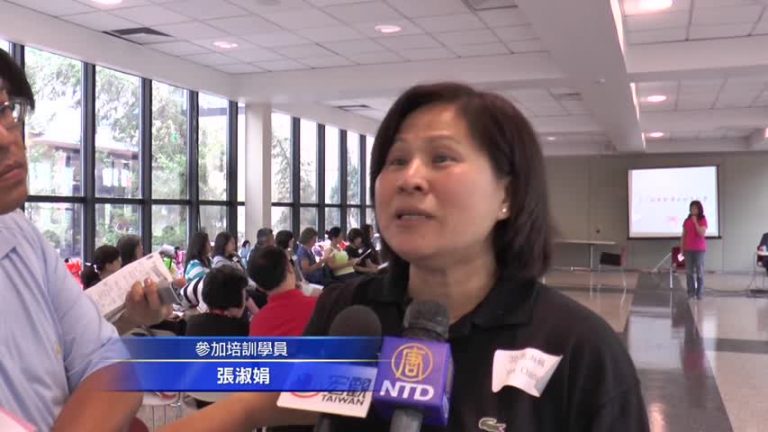 教中文引導孩子興趣  老師學布袋戲