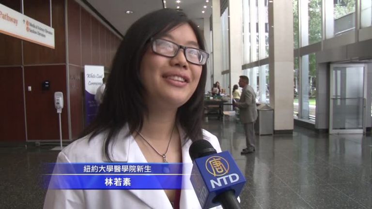救死扶傷 醫學院新生穿上白大褂