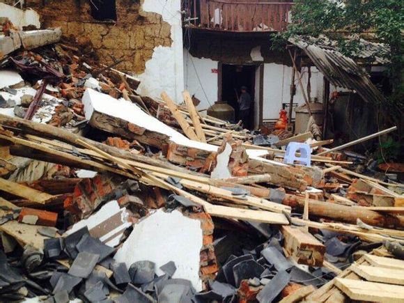 雲南地震災區發出屍臭味恐爆發瘟疫