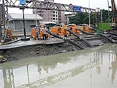 持續豪雨 氣爆災區又積水成災