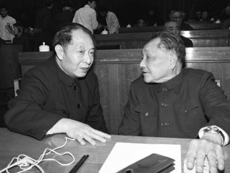 趙紫陽解密鄧小平廢黜胡耀邦的兩個原因（圖）