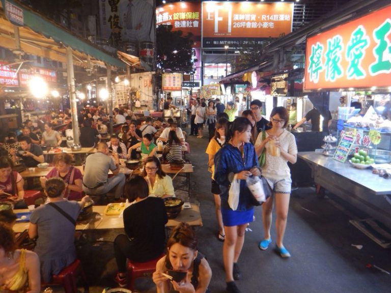台灣現首宗地溝油案 月餅鳳梨酥恐中鏢