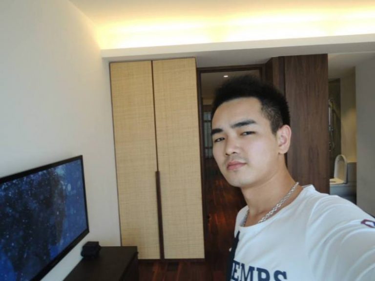 香港虐狗男被起底 超跑豪宅大陸富二代