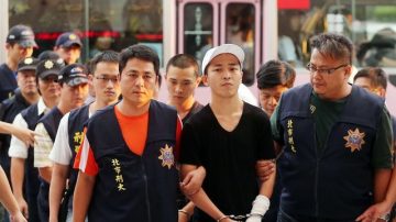 台殺警案 萬少丞與3軍人3小弟投案