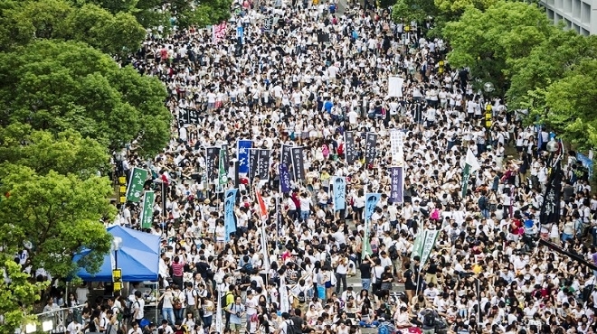 港史上最大规模罢课 外媒高度关注