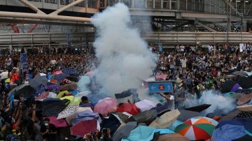 港警家屬：老公醒悟保警察 689應上斷頭臺