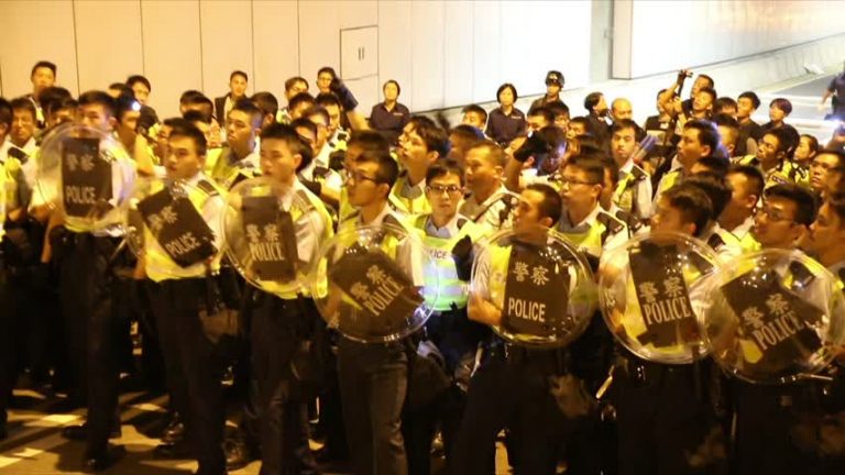 港警武力清場 學聯譴責濫用暴力