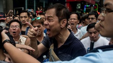 港警护卫反占中者 无视黑帮召集人马生事