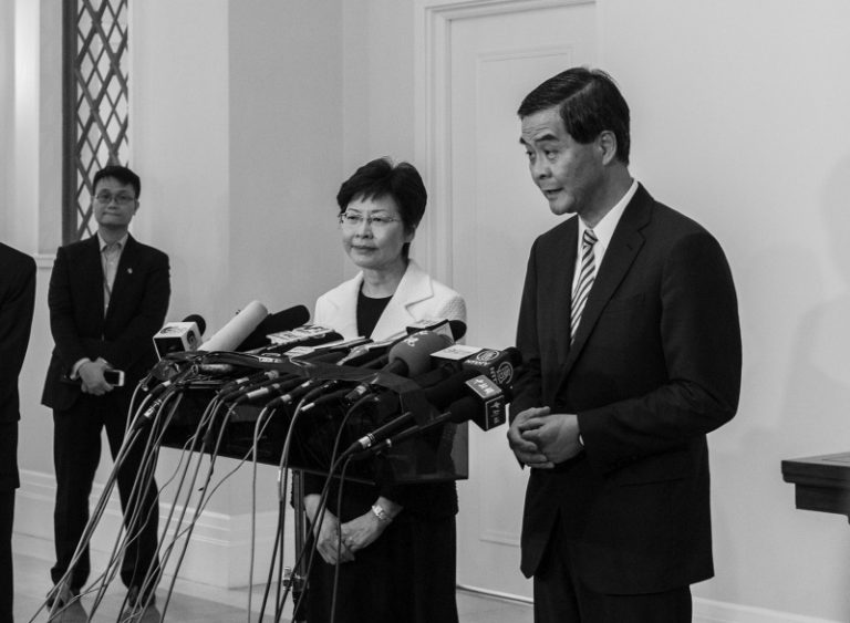 梁振英稱讚青年公民抗命是熱誠愛港