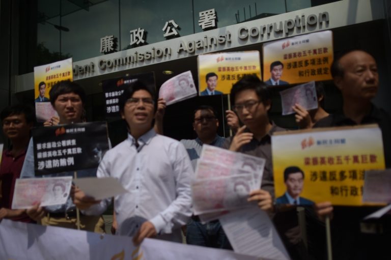 澳媒曝梁振英收巨款 泛民促下臺