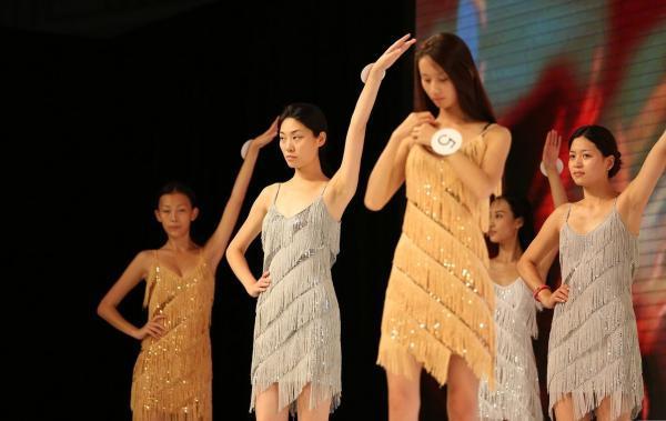 中國區環球小姐素顏彩排照  網友：太雷人