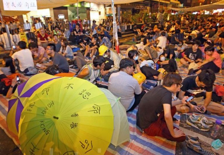 【今日點擊】梁振英迫林鄭擱置學聯對話 港民抗爭繼續