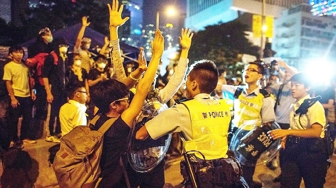 港警涉私刑毆打集會者 各界譴責