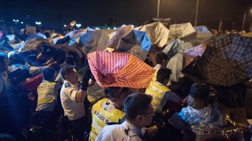 华邮：香港民主化是宿命 梁振英下台是出路