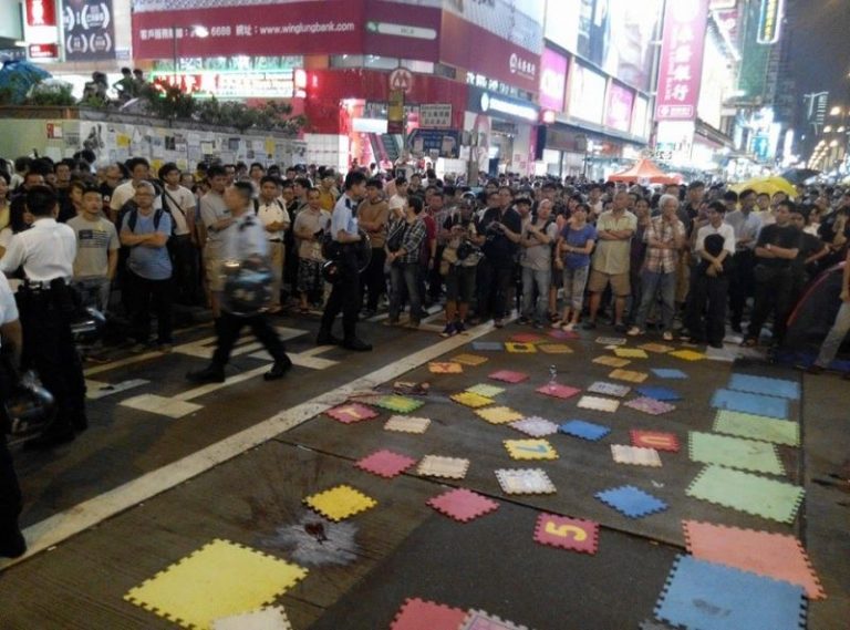 旺角高空污物砸中小朋友 滿地「血跡」等警察