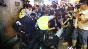 港泛民议员：梁振英恶化警民关系