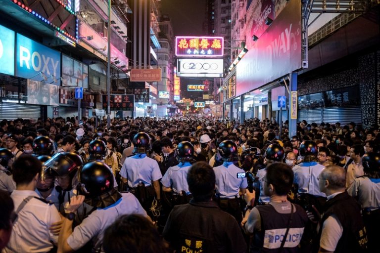 記協強烈抗議警拘攝記 要求放人道歉