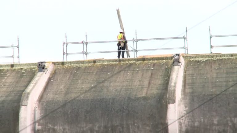 爆破拆除燭臺體育場 附近居民憂