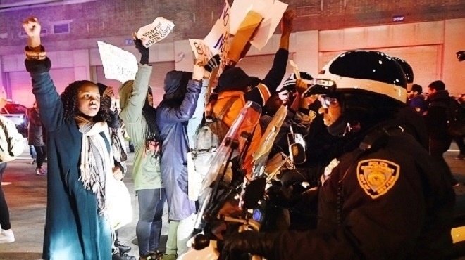 鎖喉案延燒 紐約連2夜抗議 警拘223人