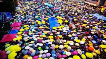 雨傘運動75天大事記--港年輕一代民主之路