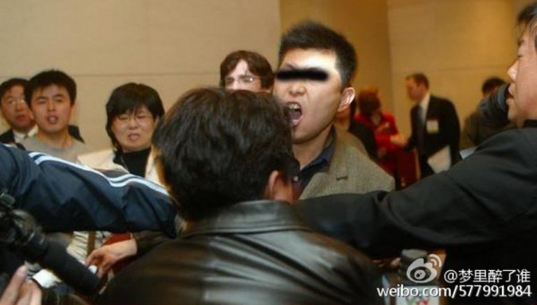 中美航空簽約儀式 央視兩記者互毆再曝光