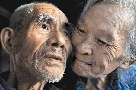博文: 這絕對是一個民族的悲哀和恥辱！