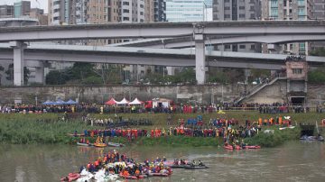 復航墜河 31名陸客 已知3人受傷