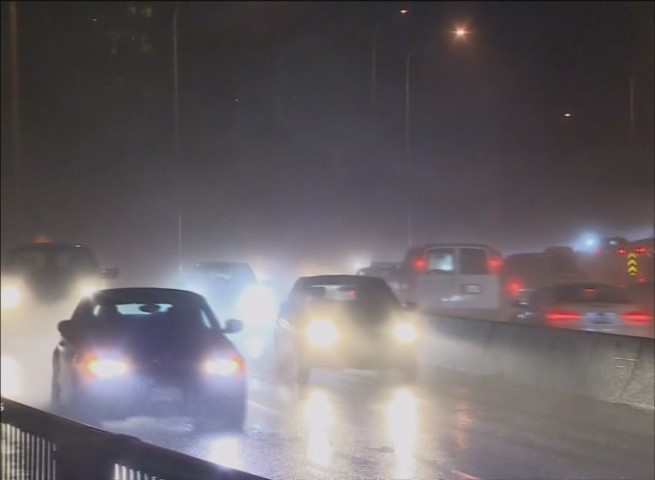 大溫暴雨連降 持續至明日