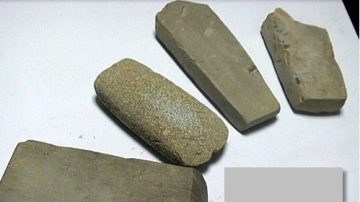 江西发现石器时代石斧 距今4000至5000年