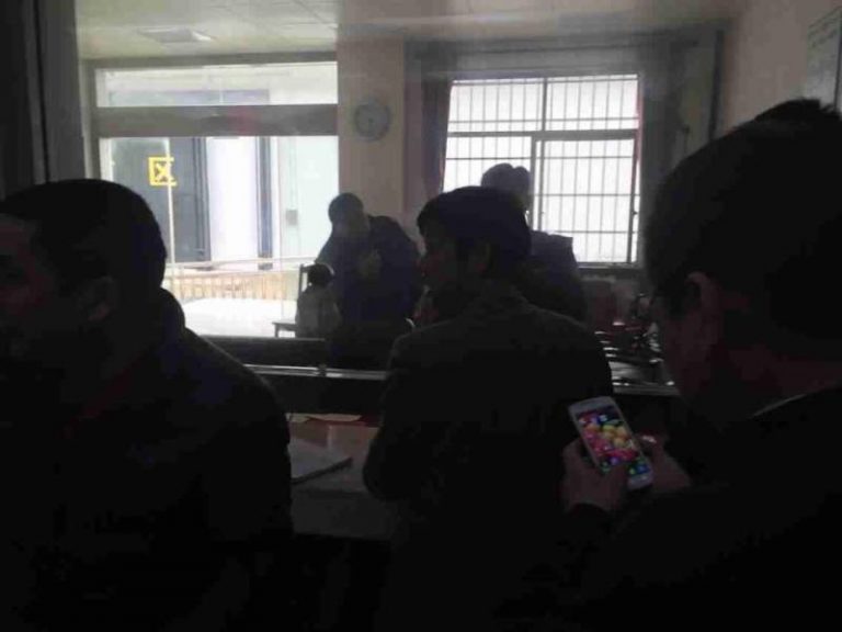柳州教案趕5律師出庭後審結 律師控告遭毆