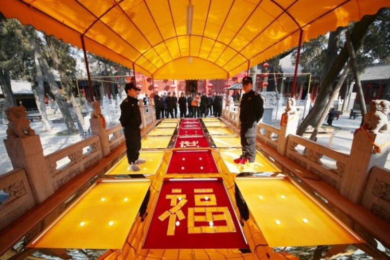 河南洛陽3億元打造「黃金大道」 開放4天被踩壞
