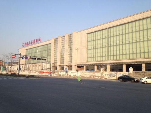 郭伯雄兒媳12億爛尾生意曝光   數百商戶軍營討債