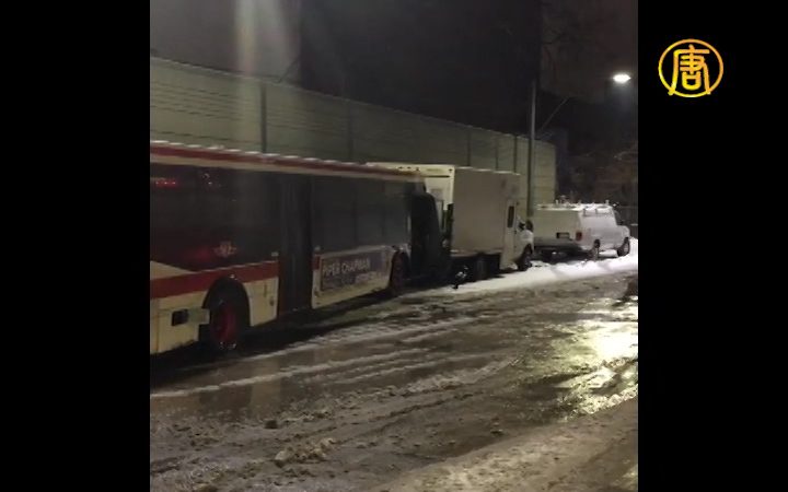 TTC司机上厕所忘记刹车　巴士撞车