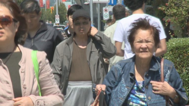 父母團聚移民 平均等九年香港最短