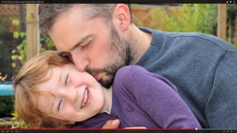 慈父腦癌身亡 英7歲男孩拍慈善視頻