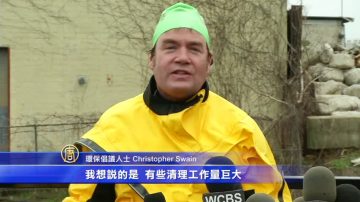 在污染嚴重運河游泳  地球日倡環保