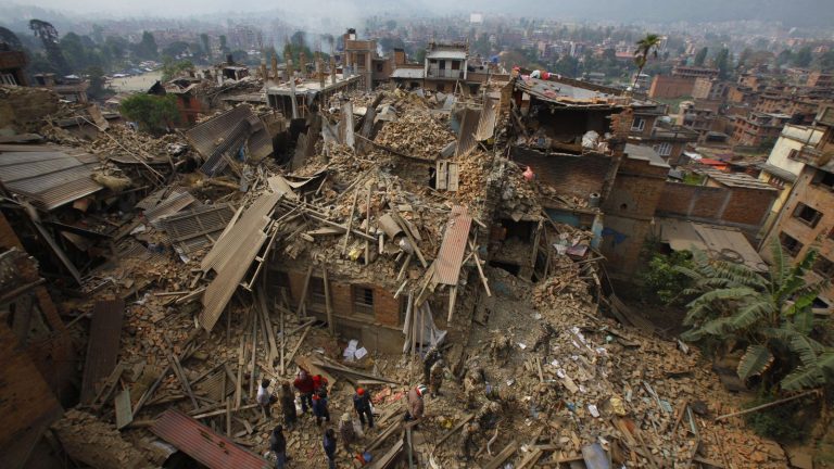 尼泊爾地震喪生人數超4000  加國派出救援隊和物資