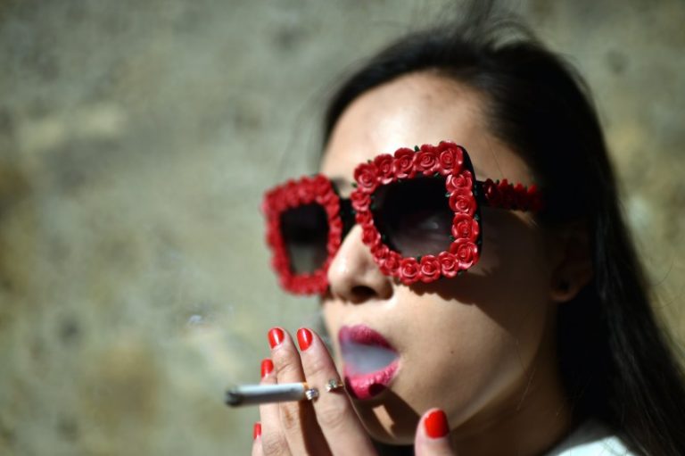 最新研究: 吸菸會讓超級病毒更強