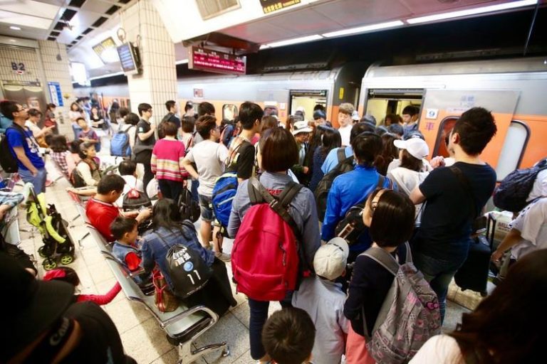 端午節出行眾 台鐵票告罄 欲購等6日
