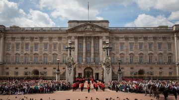 维修需1.5亿英镑 英女王将搬离白金汉宫