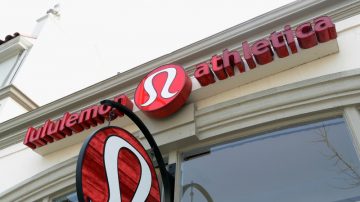 Lululemon召回18万上衣 因拉带伤人